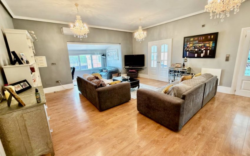 Resale - Villa -
Almoradí - Heredades