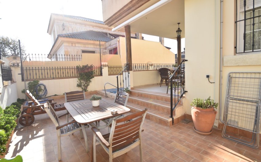 Resale - Villa -
Almoradí