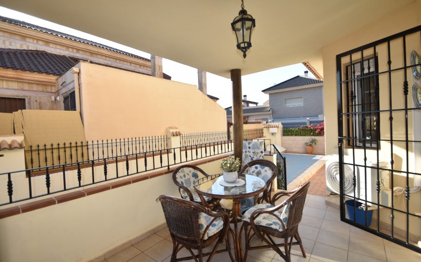 Resale - Villa -
Almoradí