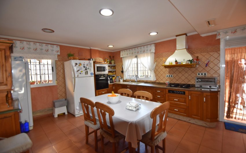 Resale - Villa -
Almoradí