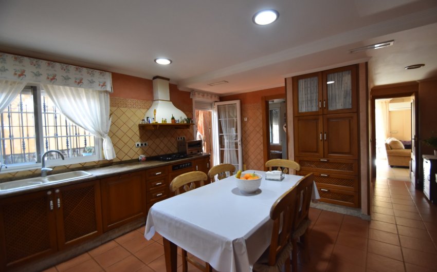 Resale - Villa -
Almoradí