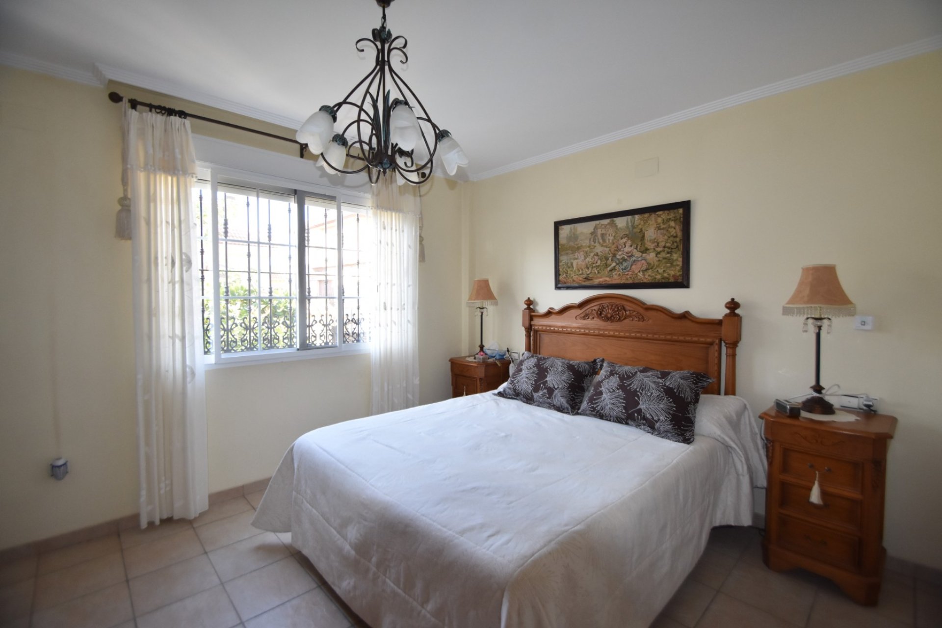 Resale - Villa -
Almoradí