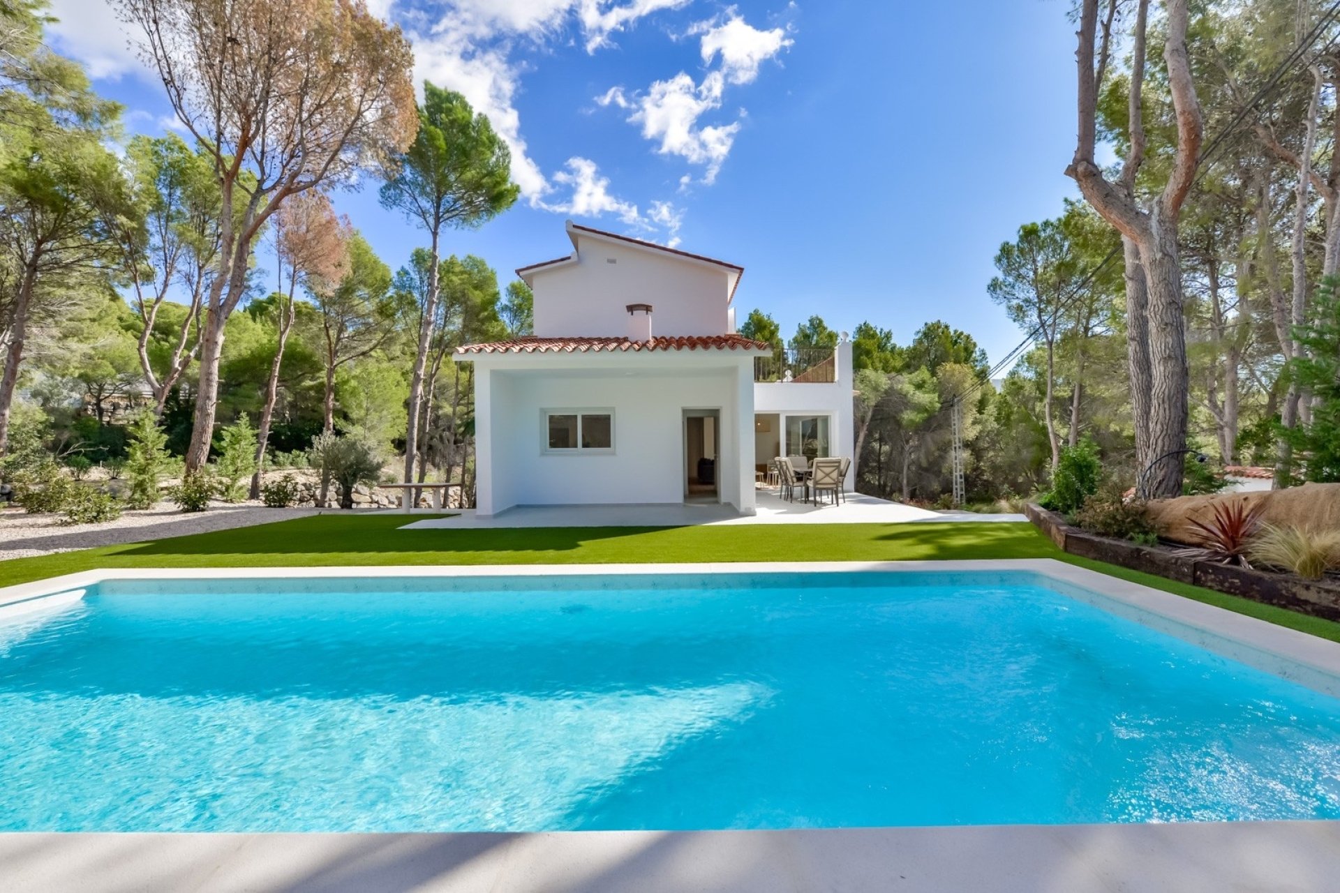 Resale - Villa -
Altea - Costa Blanca
