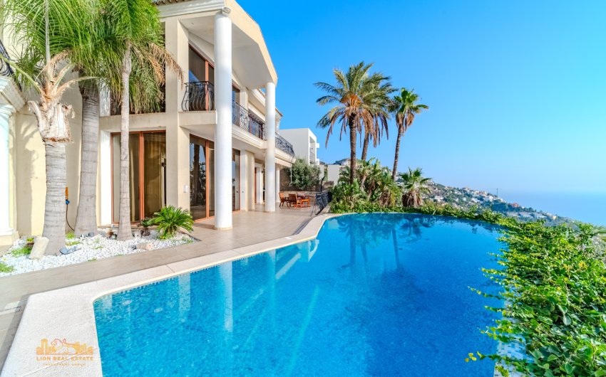 Resale - Villa -
Altea