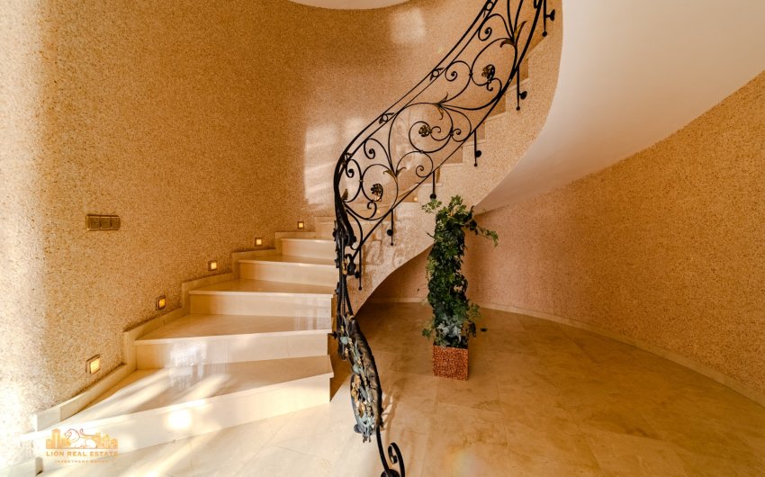 Resale - Villa -
Altea