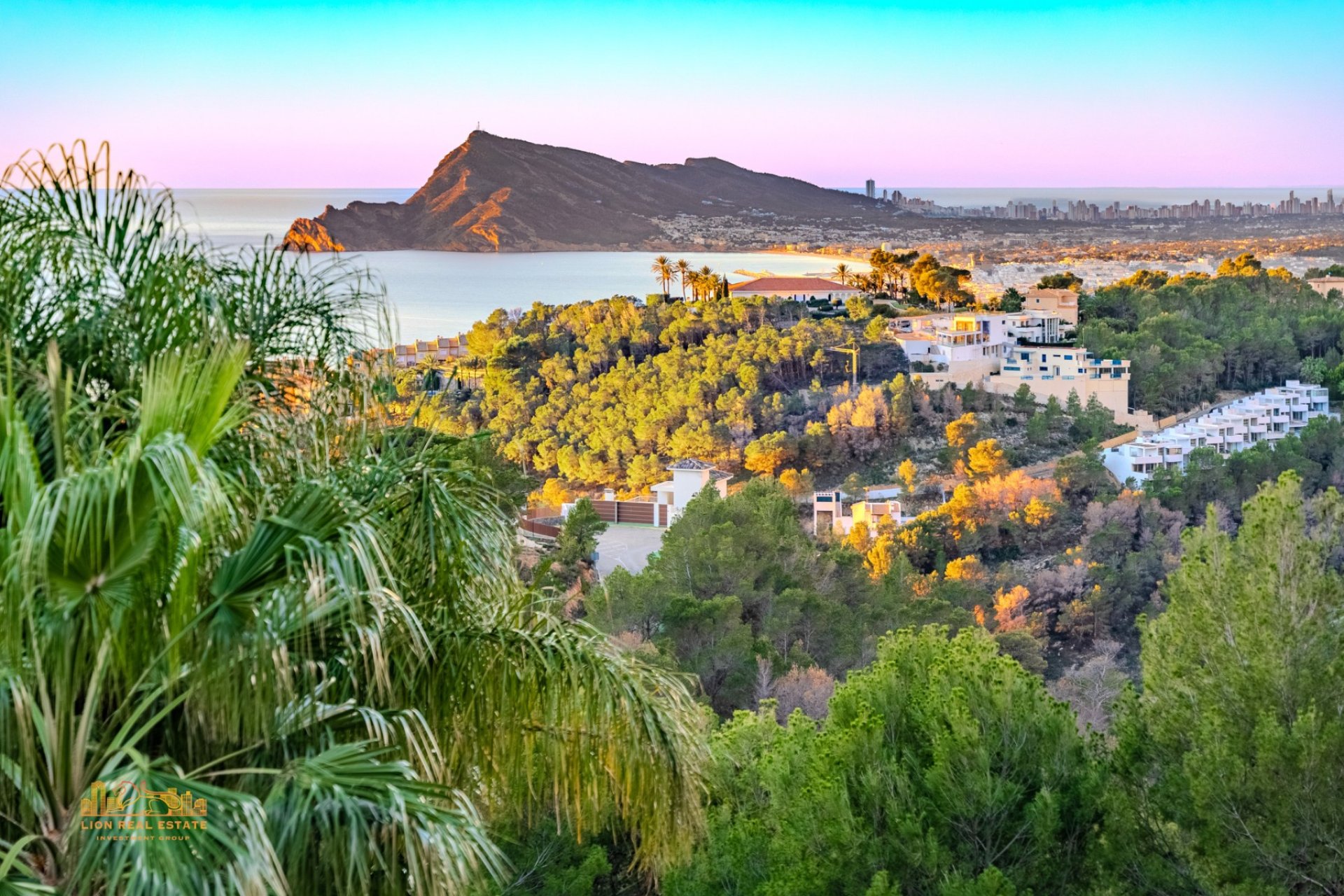 Resale - Villa -
Altea