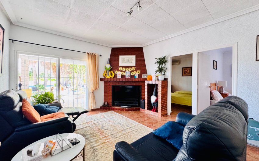 Resale - Villa -
Aspe