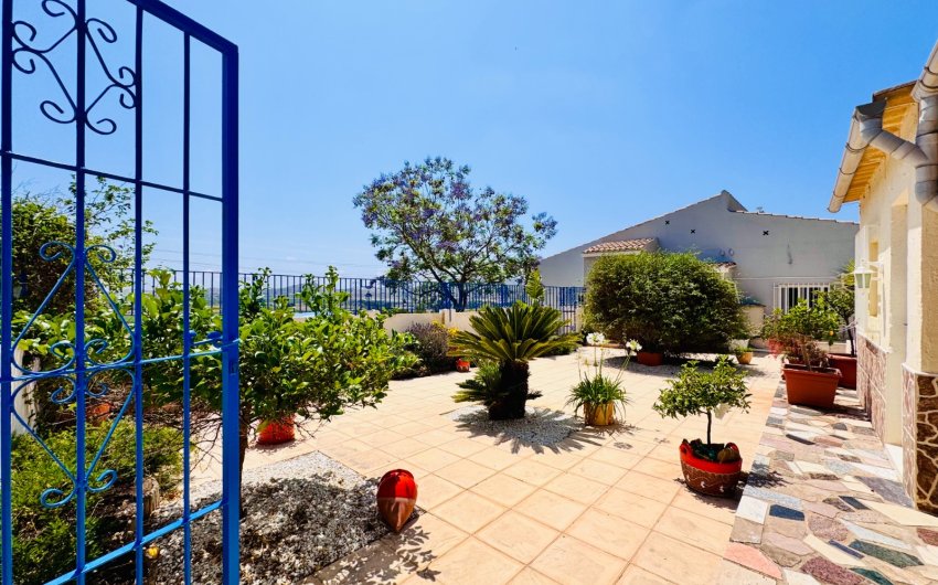 Resale - Villa -
Aspe