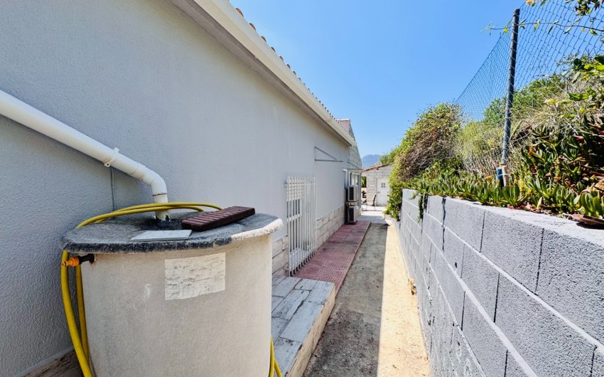 Resale - Villa -
Aspe