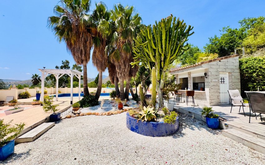 Resale - Villa -
Aspe