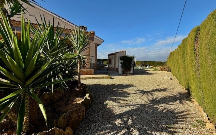 Resale - Villa -
Avileses - Inland