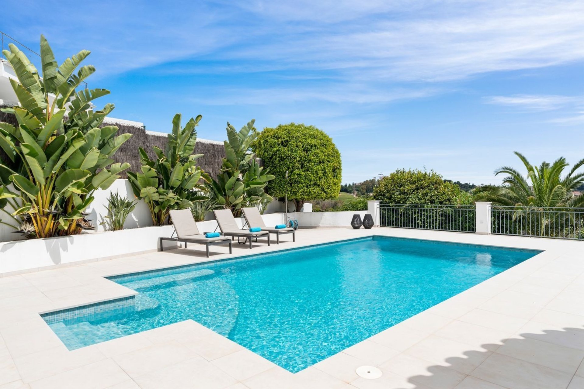 Resale - Villa -
Benahavís - Cortés