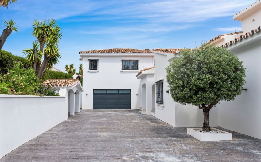 Resale - Villa -
Benahavís - Cortés