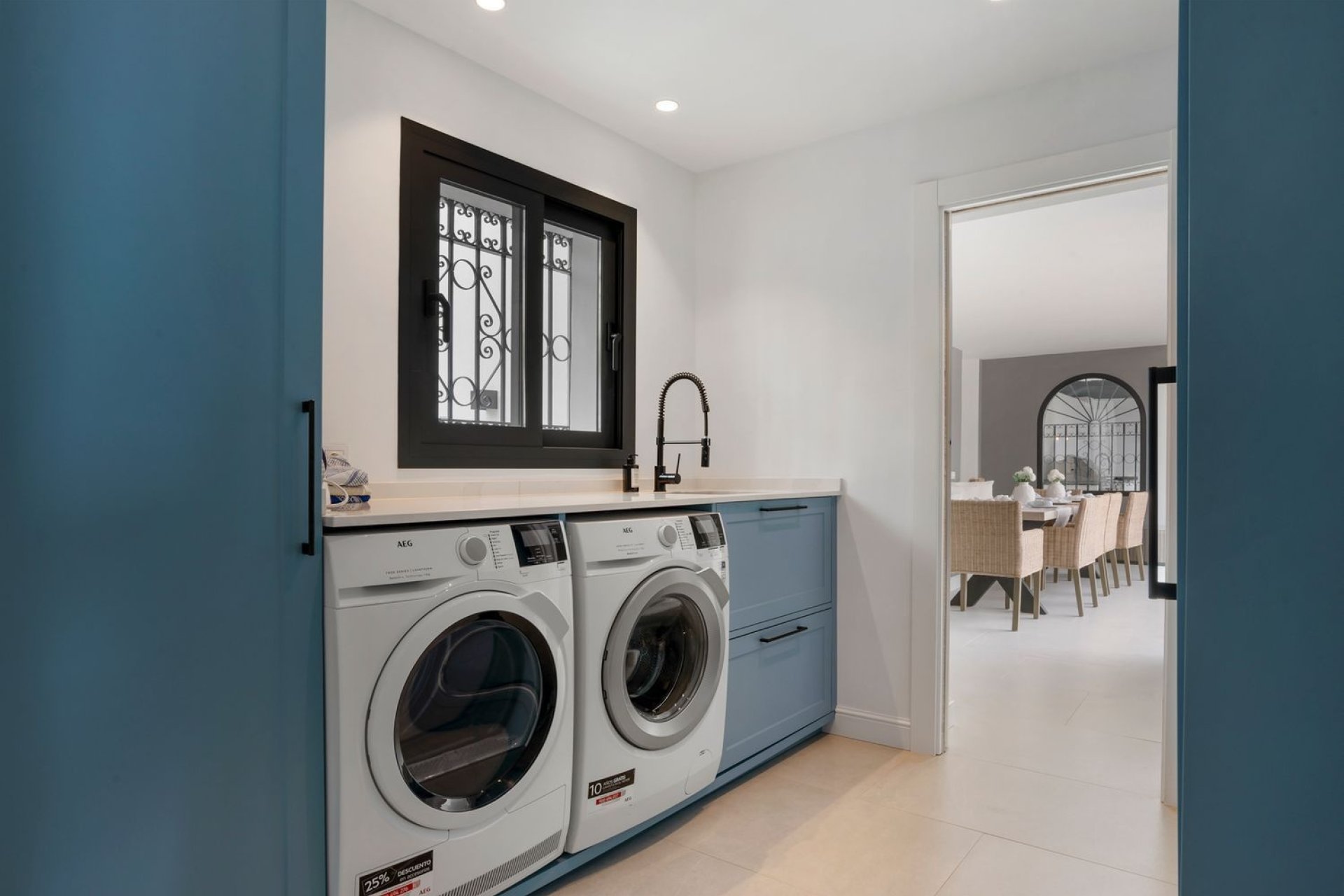 Resale - Villa -
Benahavís - Cortés