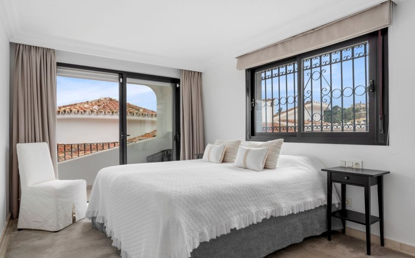 Resale - Villa -
Benahavís - Cortés