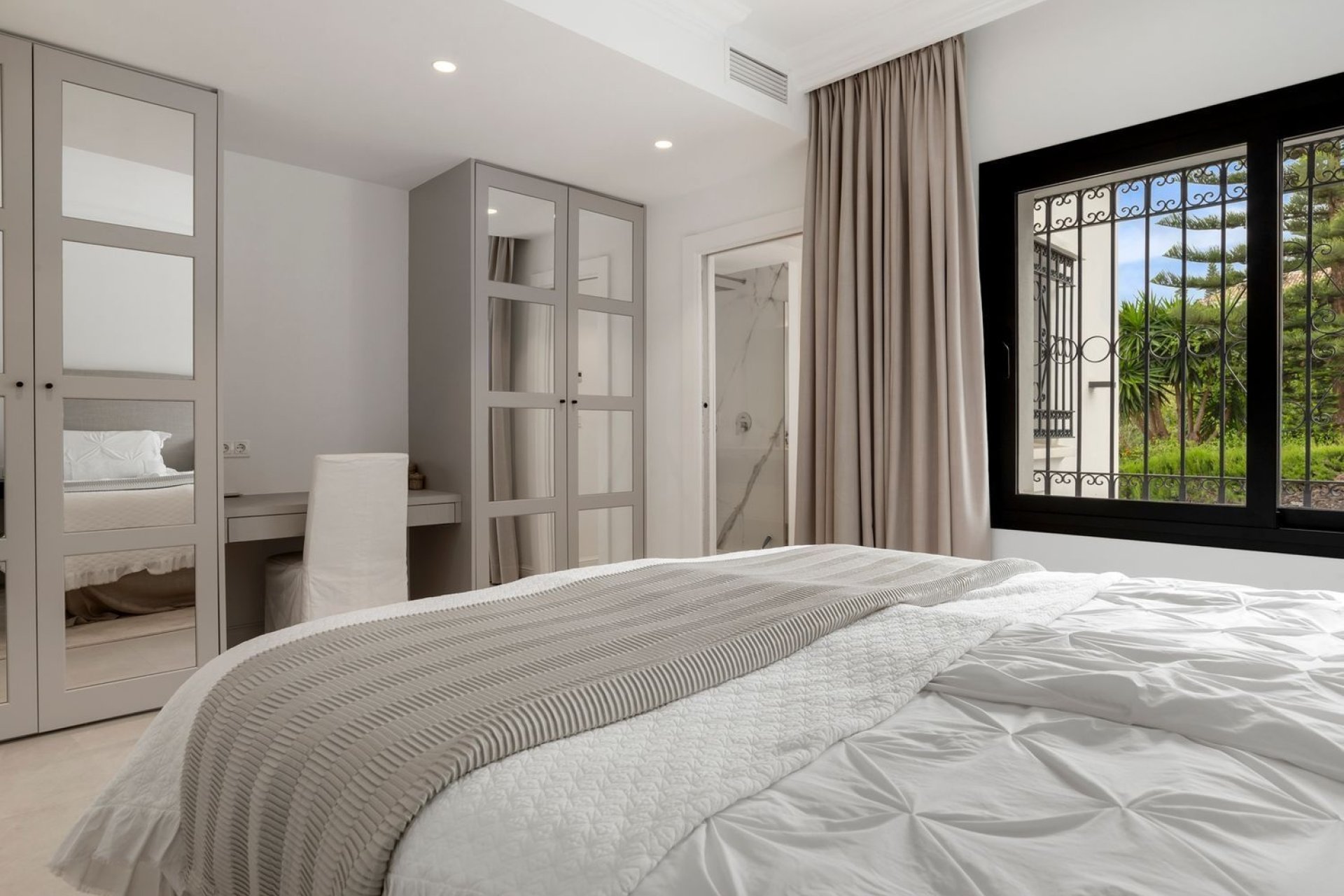 Resale - Villa -
Benahavís - Cortés