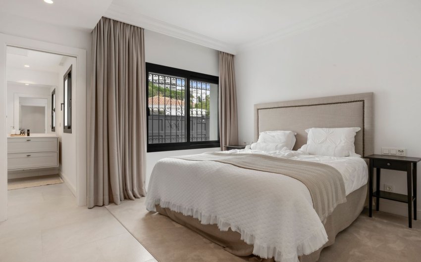 Resale - Villa -
Benahavís - Cortés