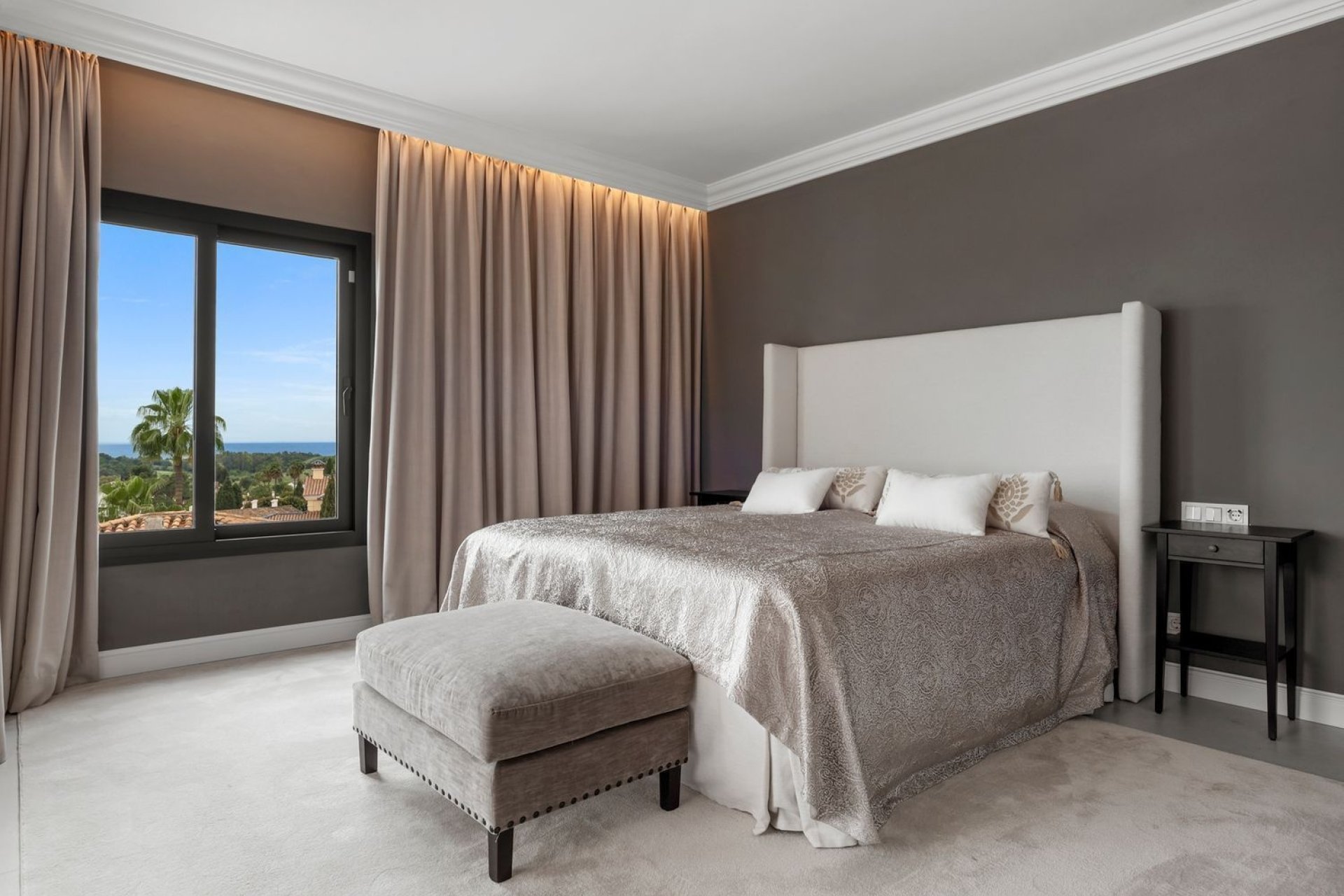 Resale - Villa -
Benahavís - Cortés