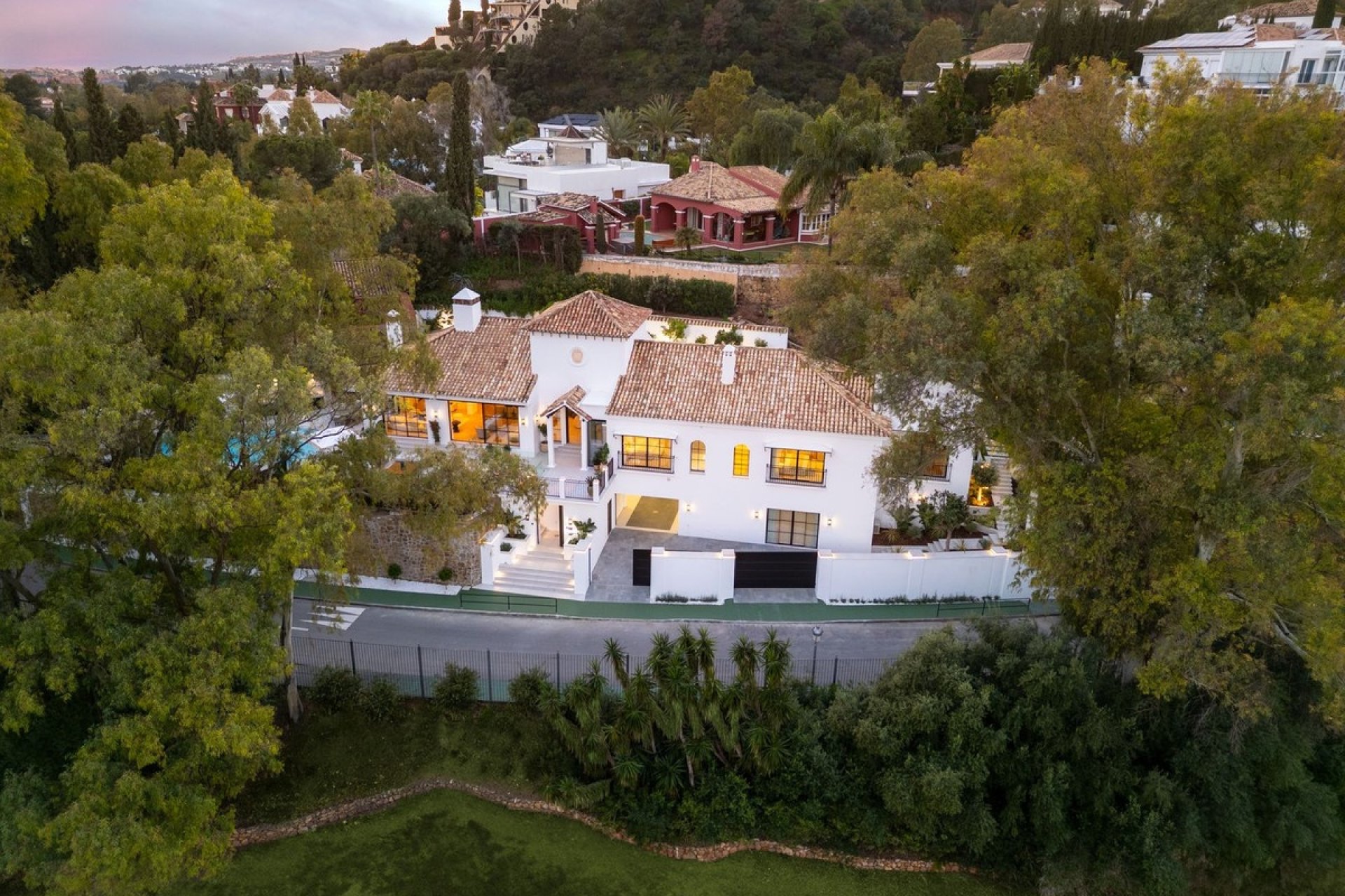 Resale - Villa -
Benahavís - Costa del Sol