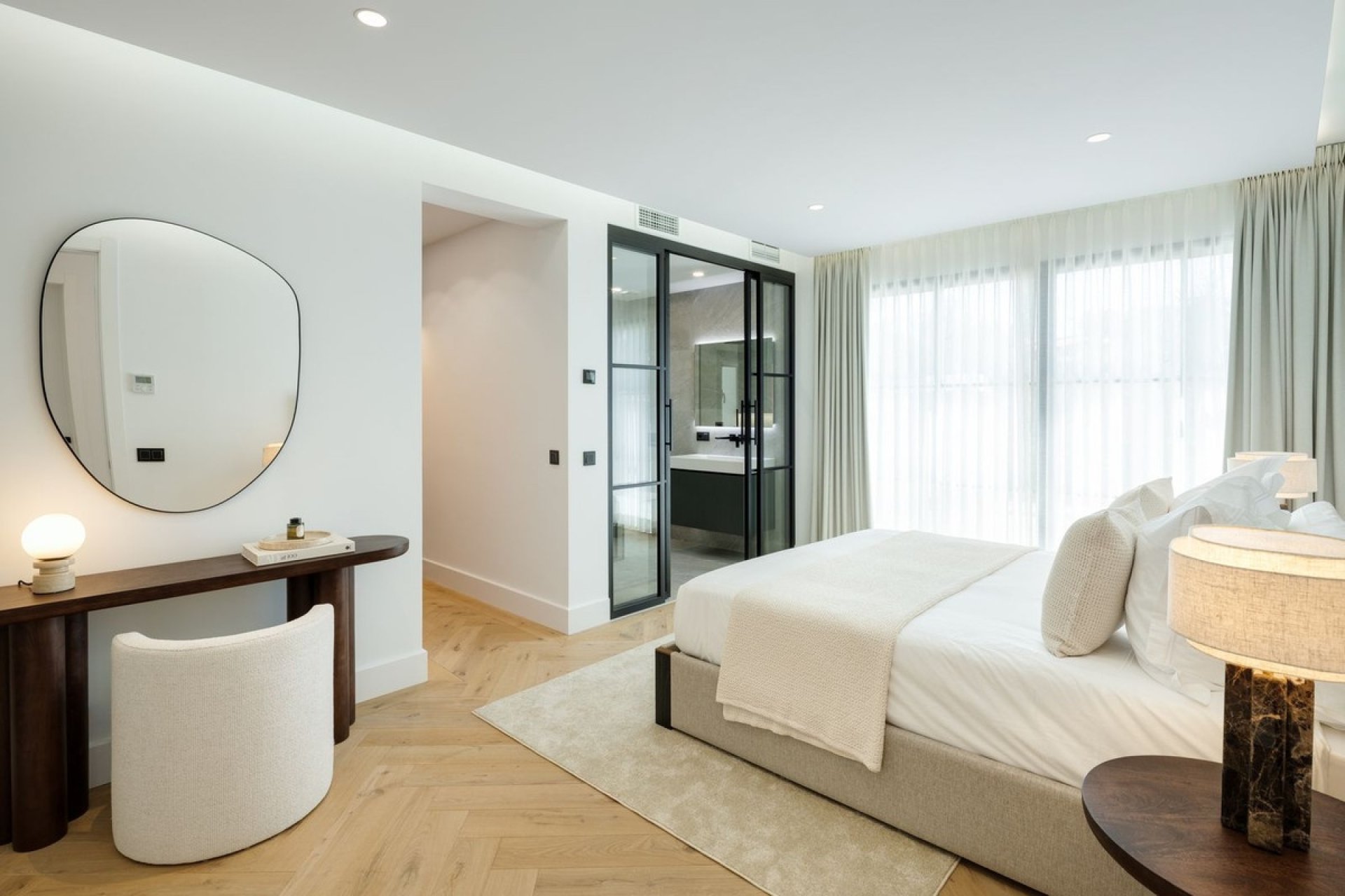 Resale - Villa -
Benahavís - Costa del Sol