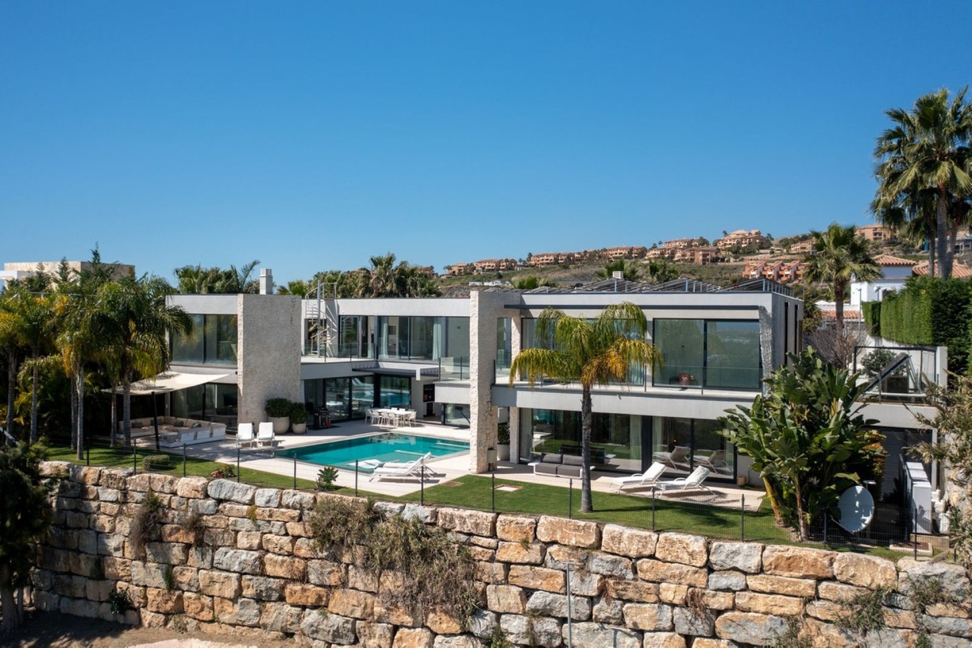 Resale - Villa -
Benahavís - Costa del Sol