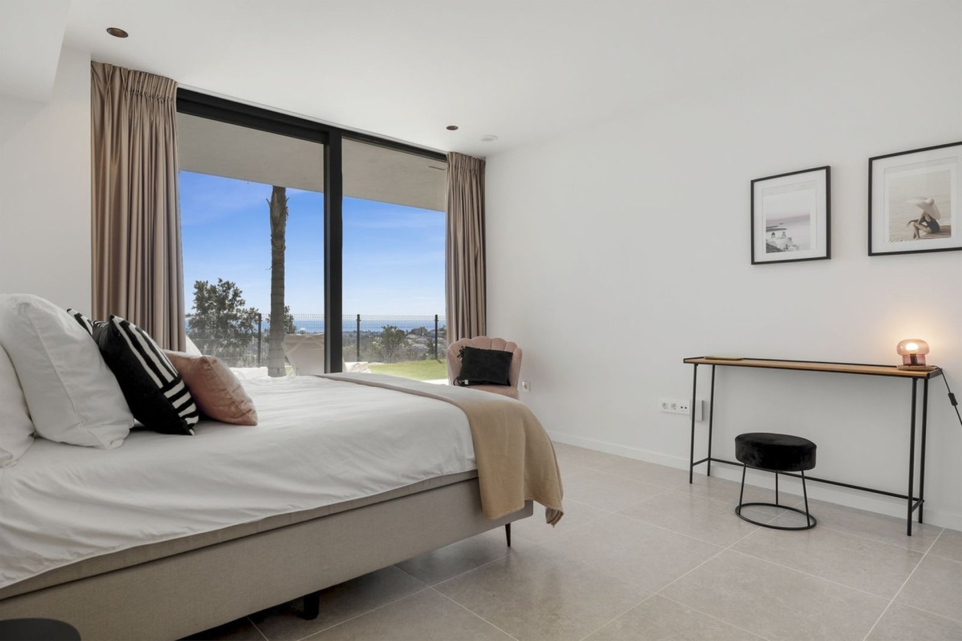 Resale - Villa -
Benahavís - Costa del Sol