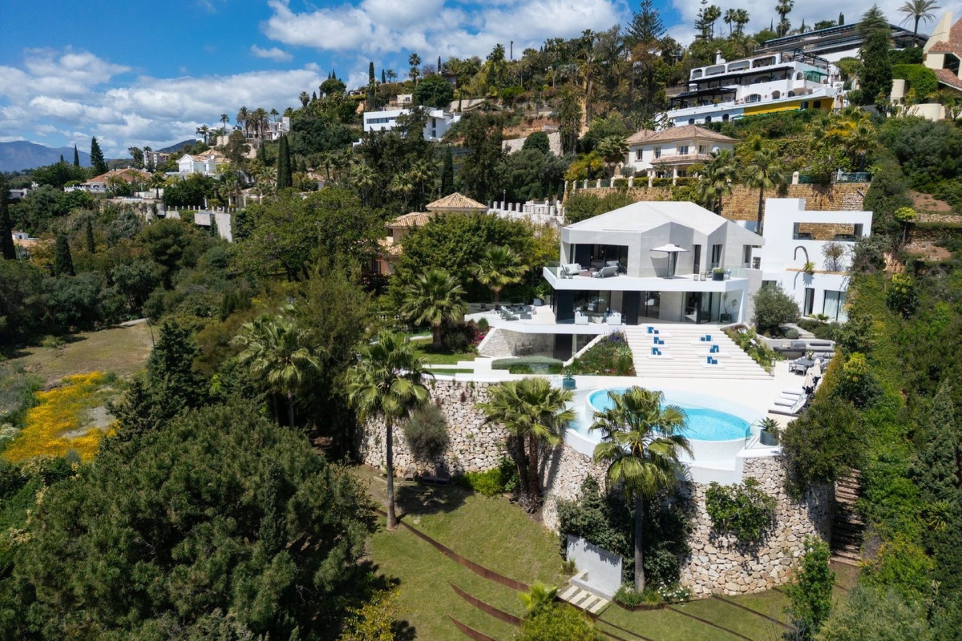 Resale - Villa -
Benahavís - Costa del Sol