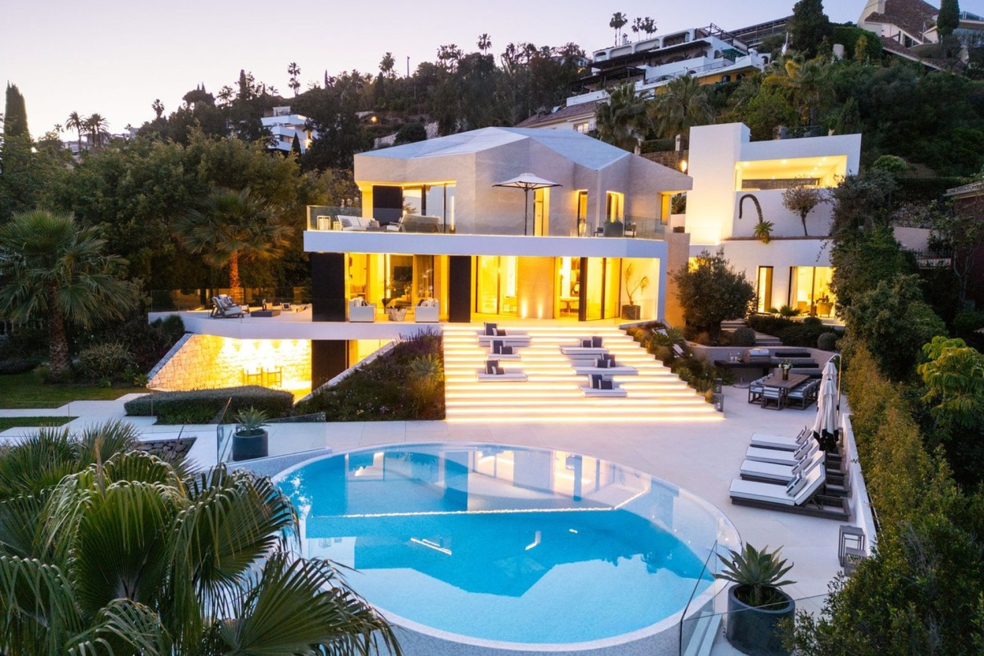 Resale - Villa -
Benahavís - Costa del Sol