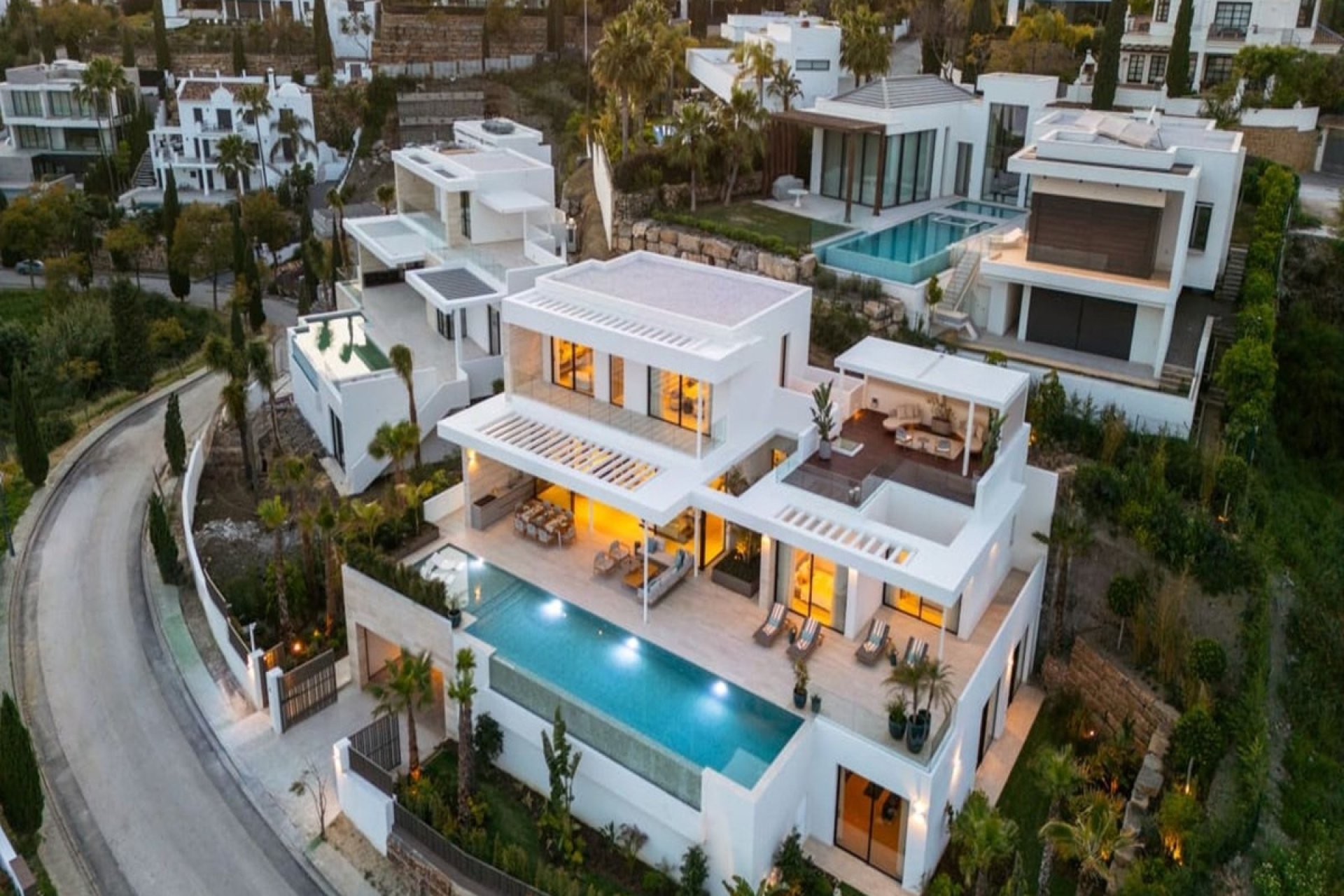 Resale - Villa -
Benahavís - Costa del Sol