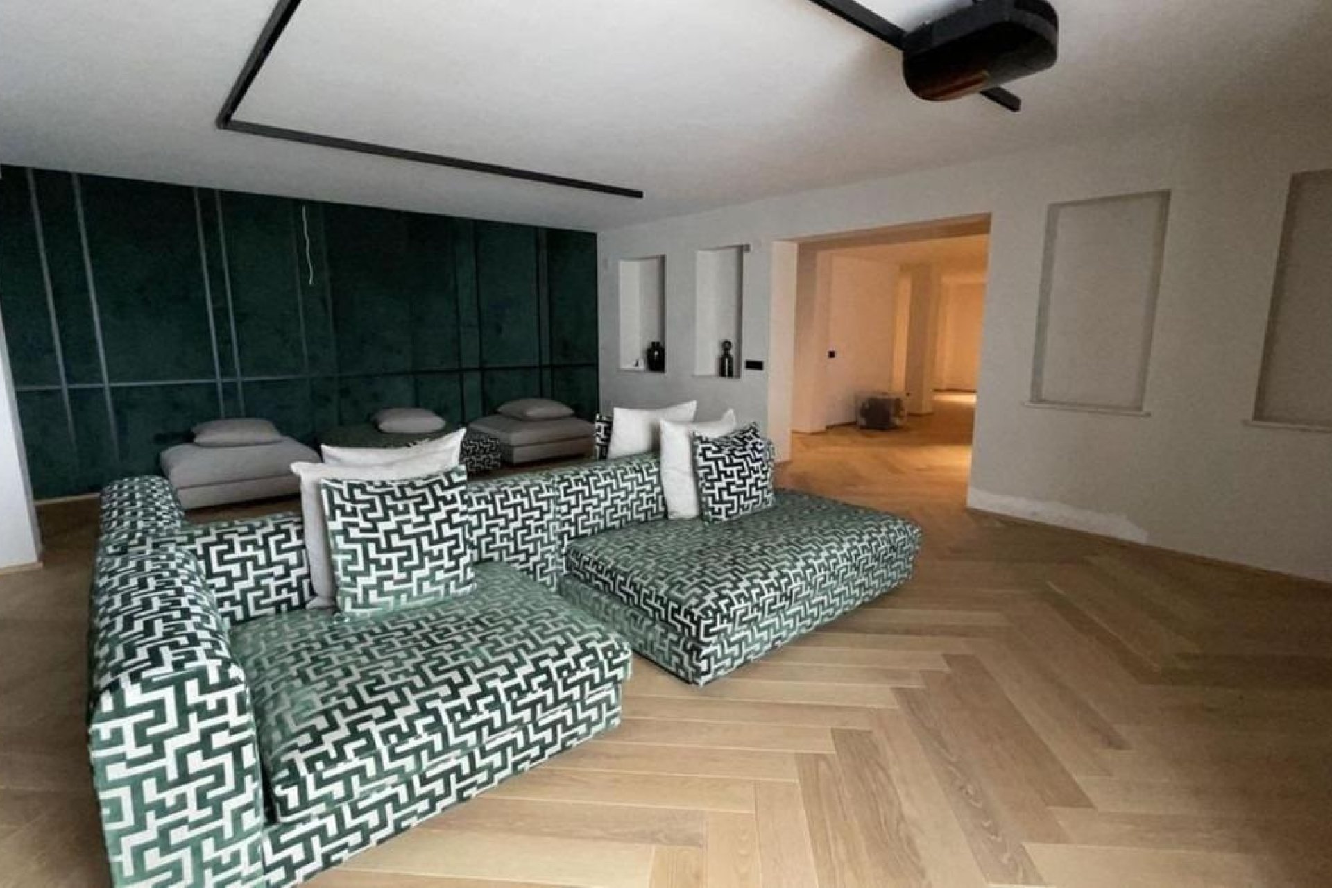 Resale - Villa -
Benahavís - El Paraíso