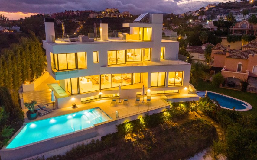 Resale - Villa -
Benahavis - La Quinta