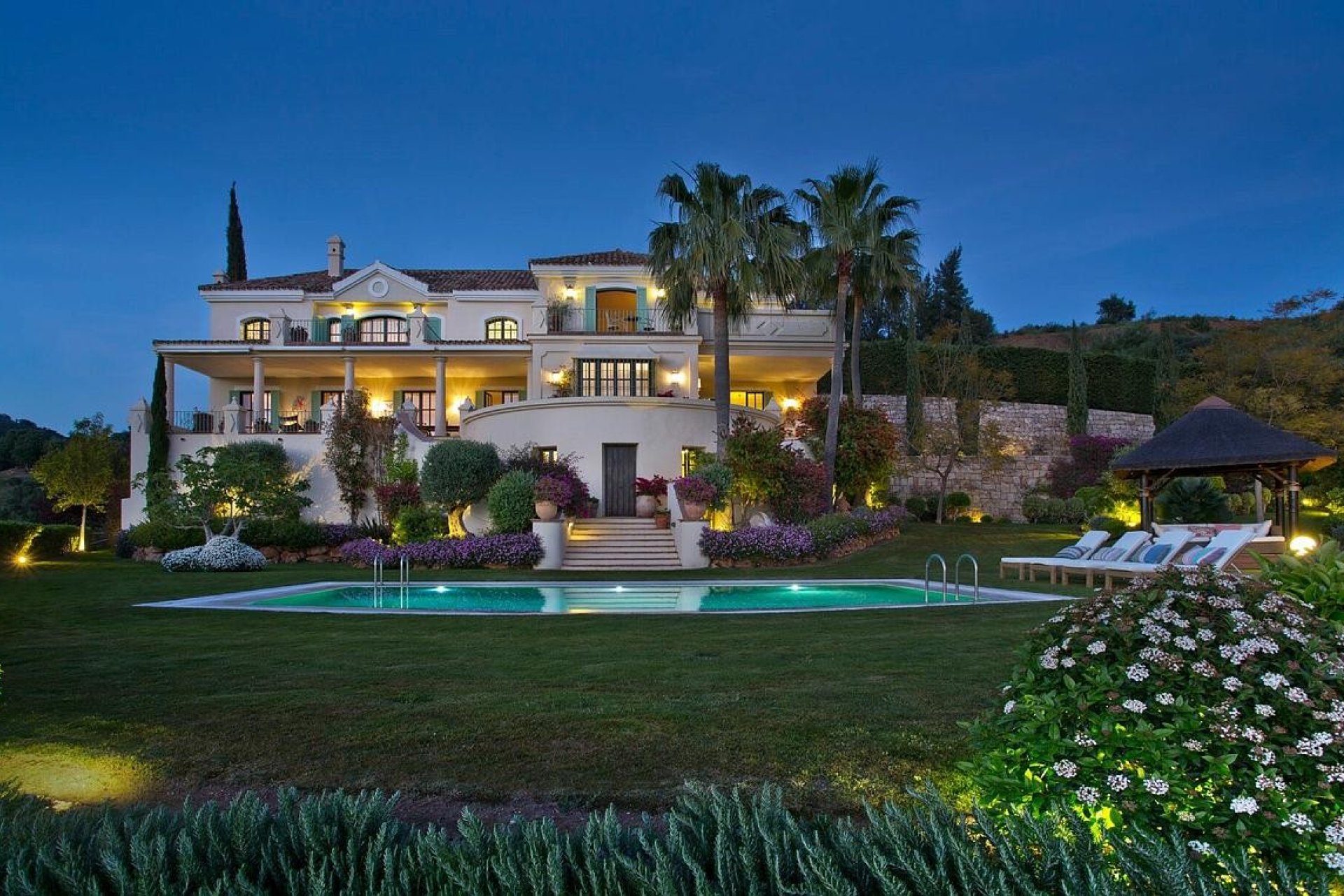 Resale - Villa -
Benahavis