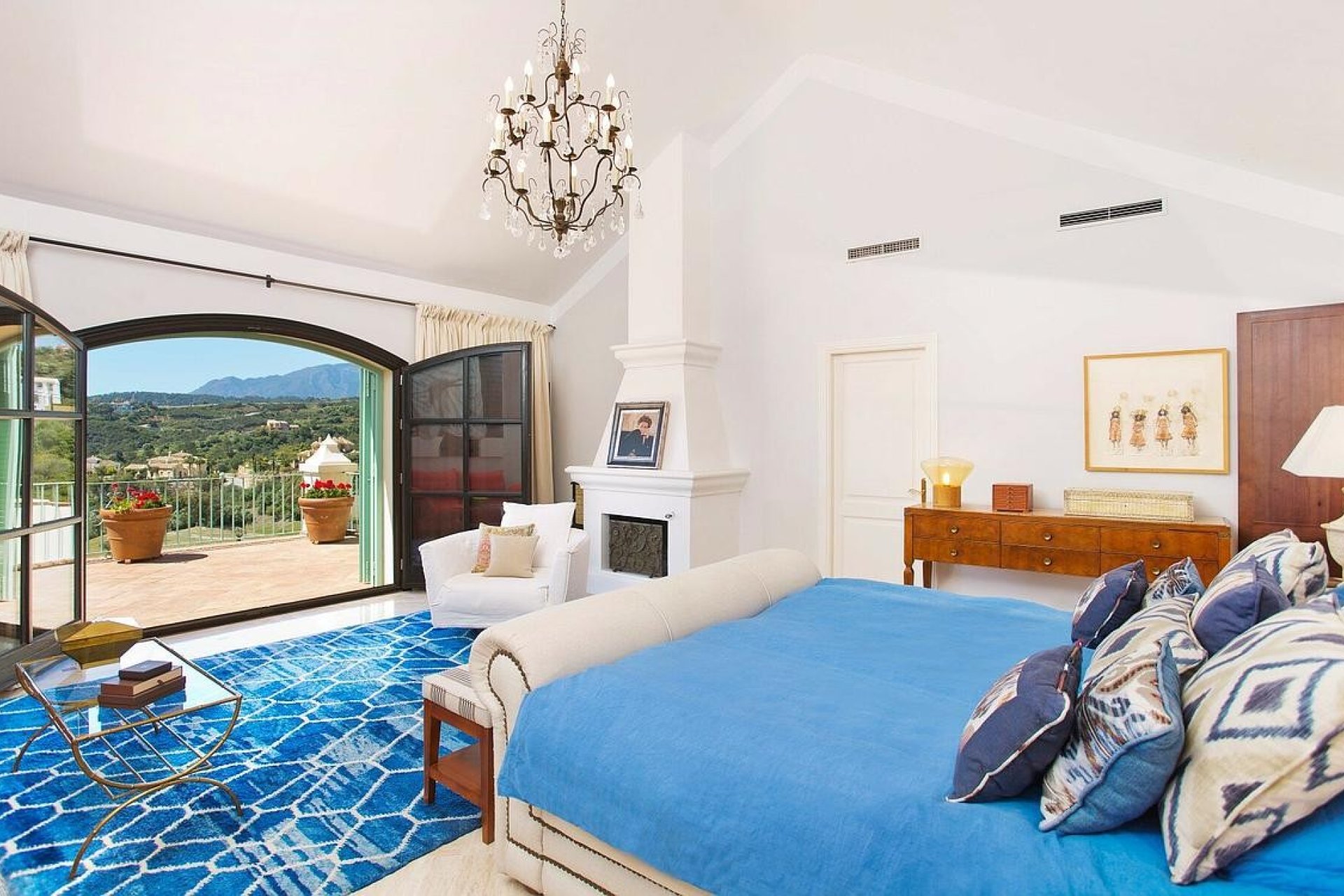 Resale - Villa -
Benahavis