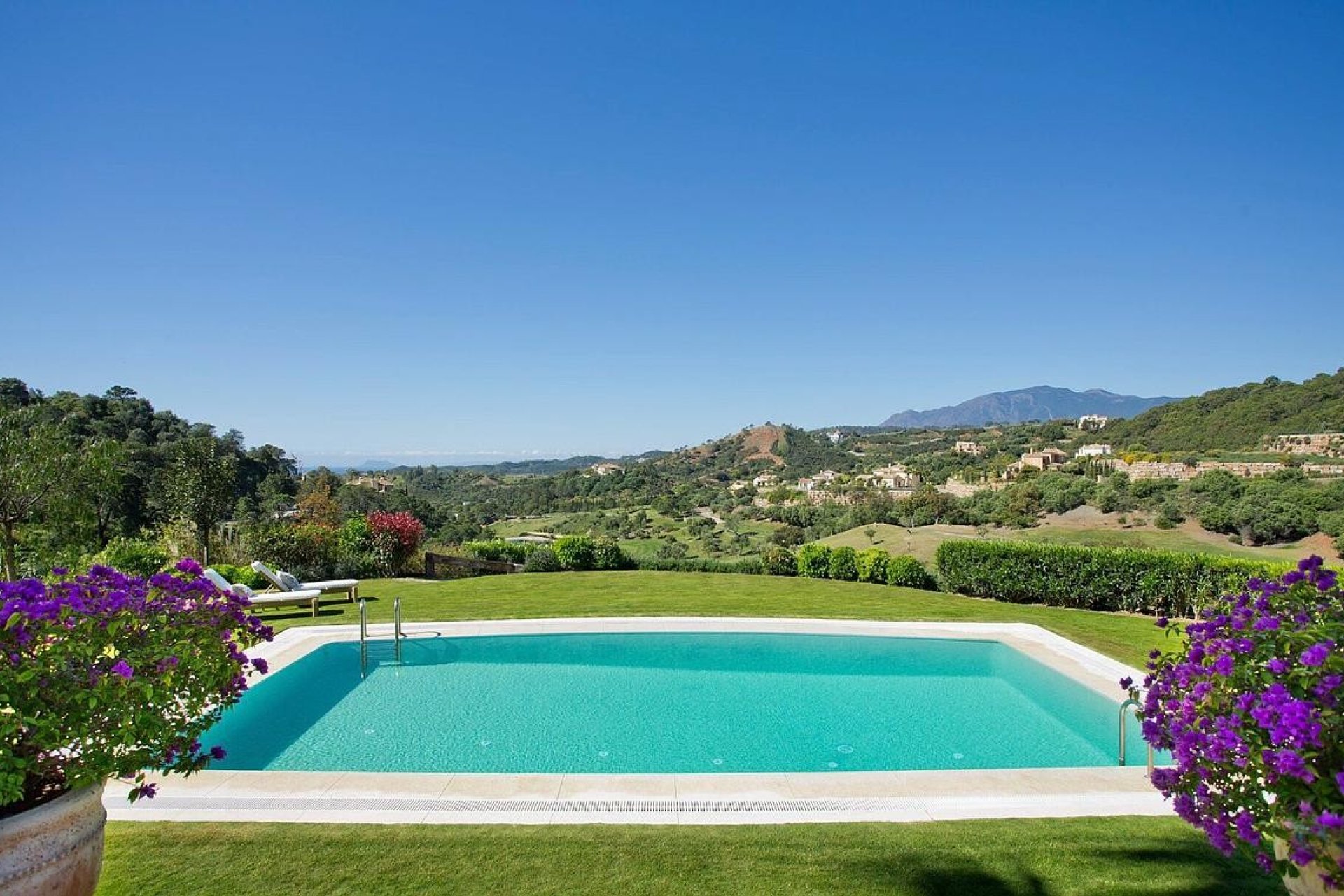 Resale - Villa -
Benahavis