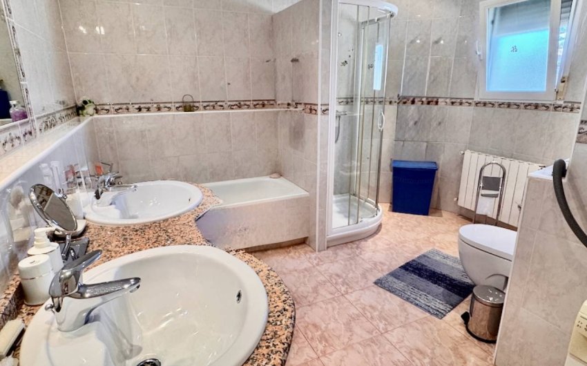 Resale - Villa -
Benferri