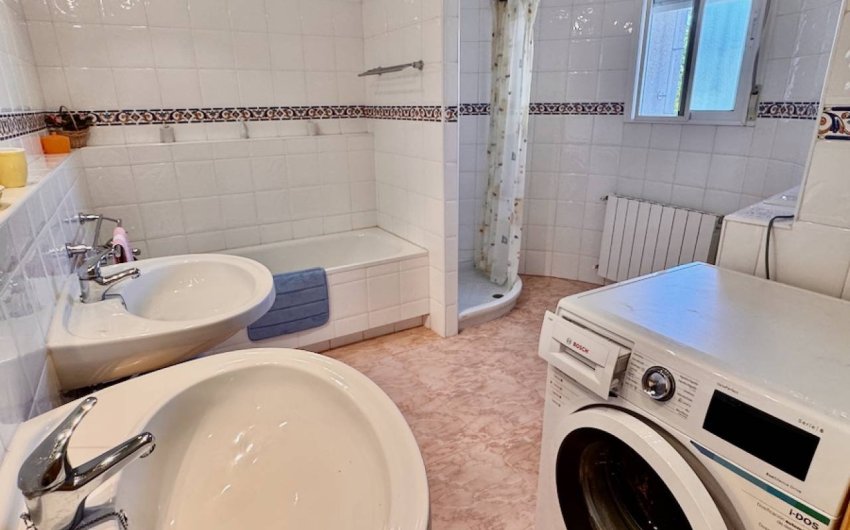 Resale - Villa -
Benferri