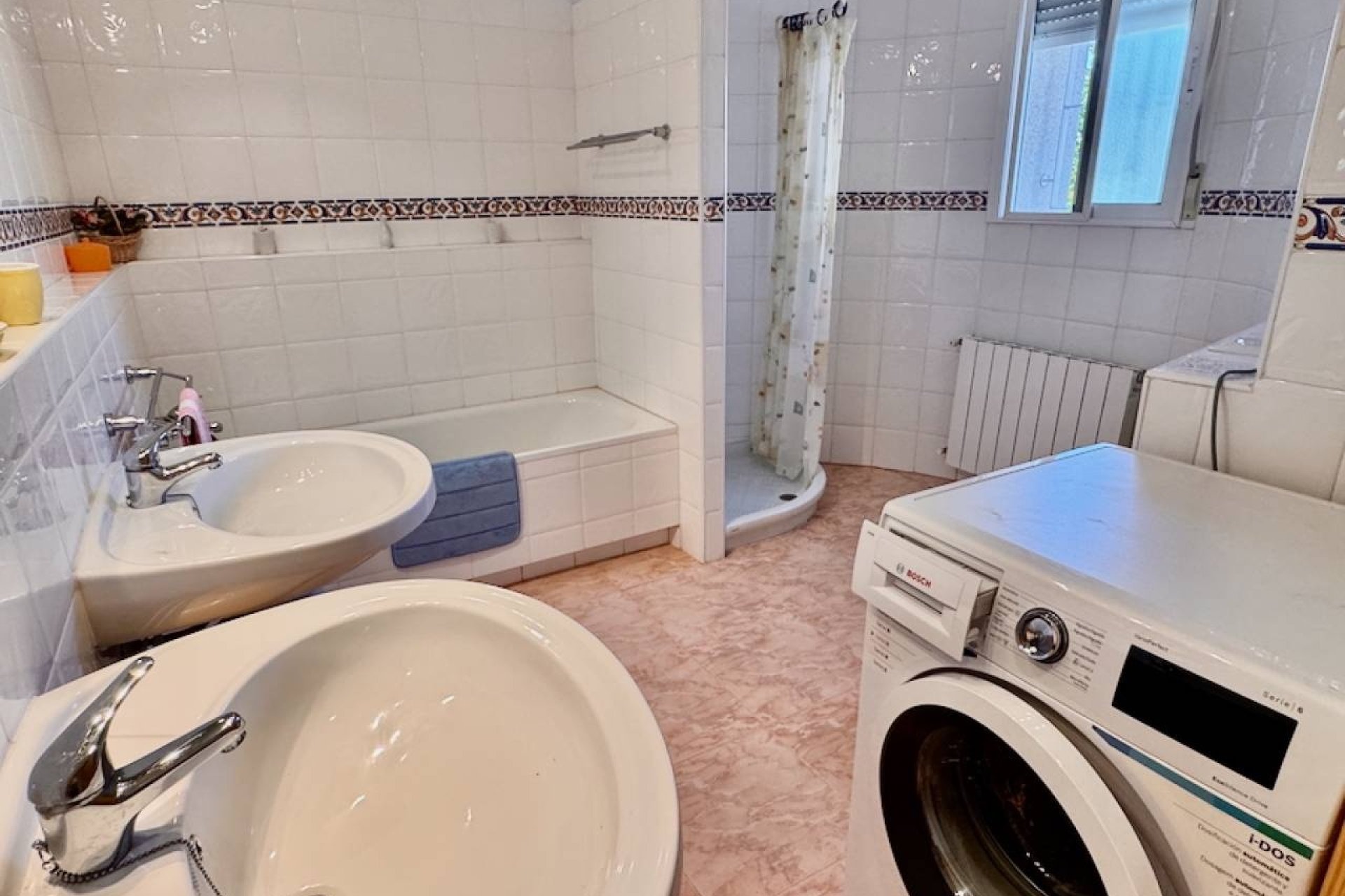 Resale - Villa -
Benferri