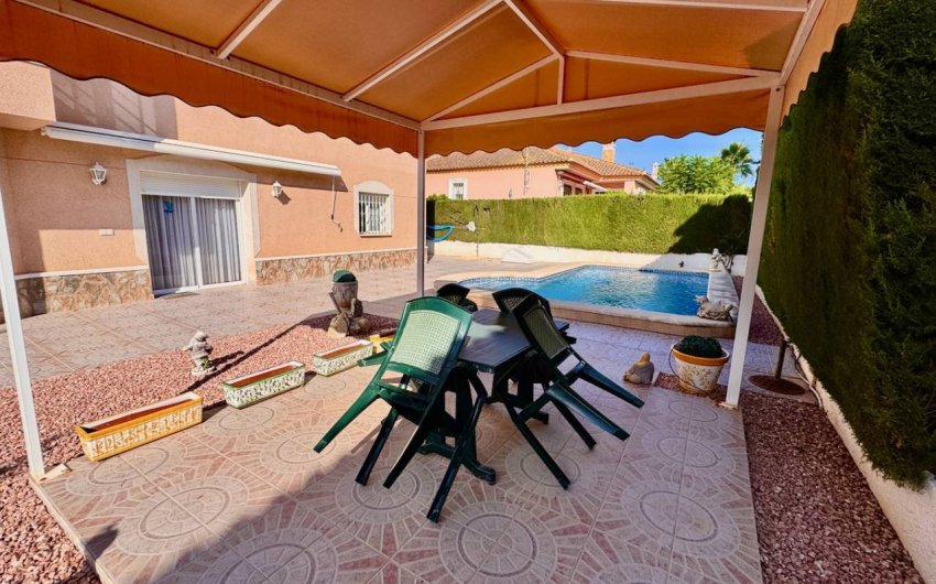 Resale - Villa -
Benferri