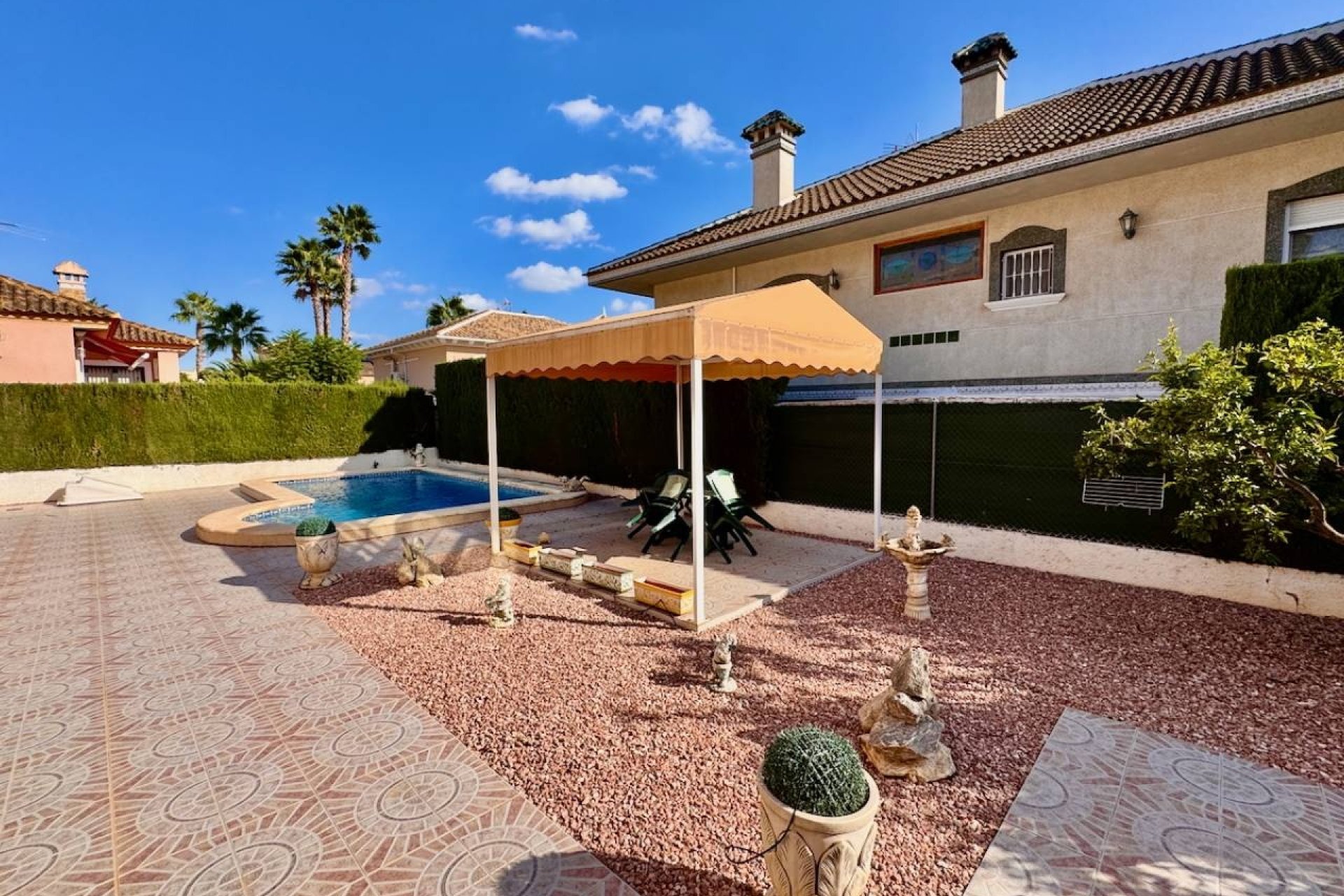 Resale - Villa -
Benferri