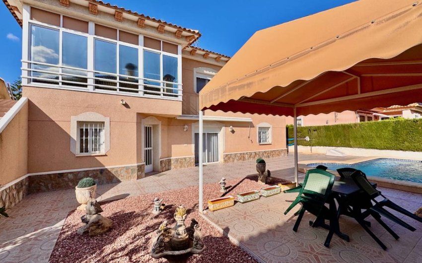 Resale - Villa -
Benferri