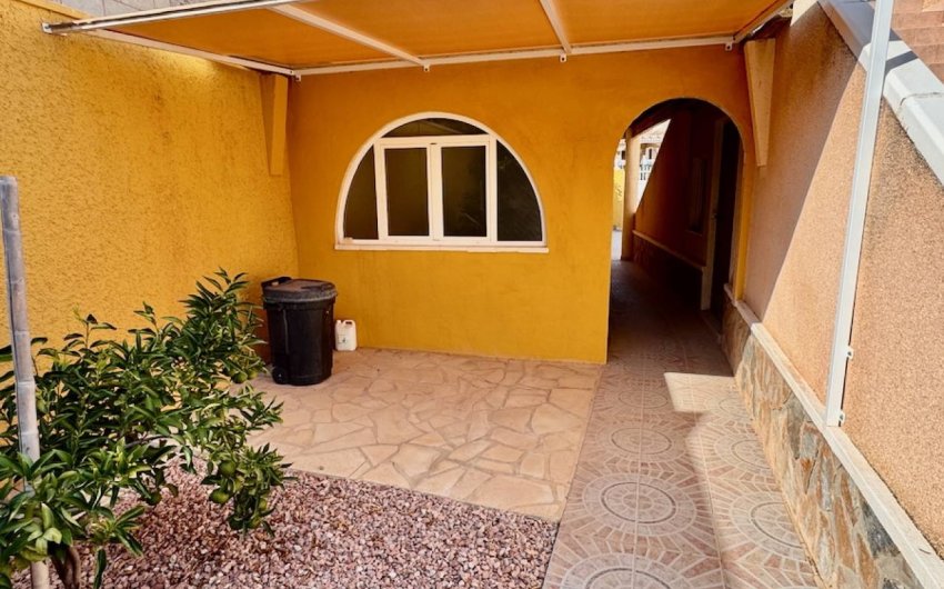 Resale - Villa -
Benferri