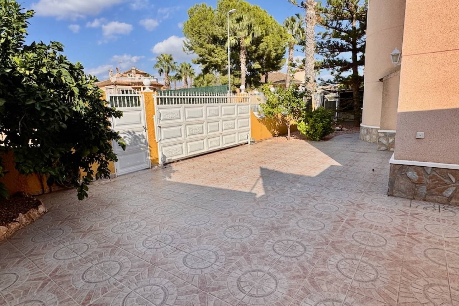 Resale - Villa -
Benferri