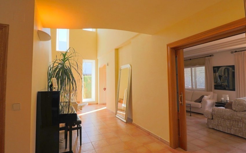 Resale - Villa -
Benidorm - Coblanca