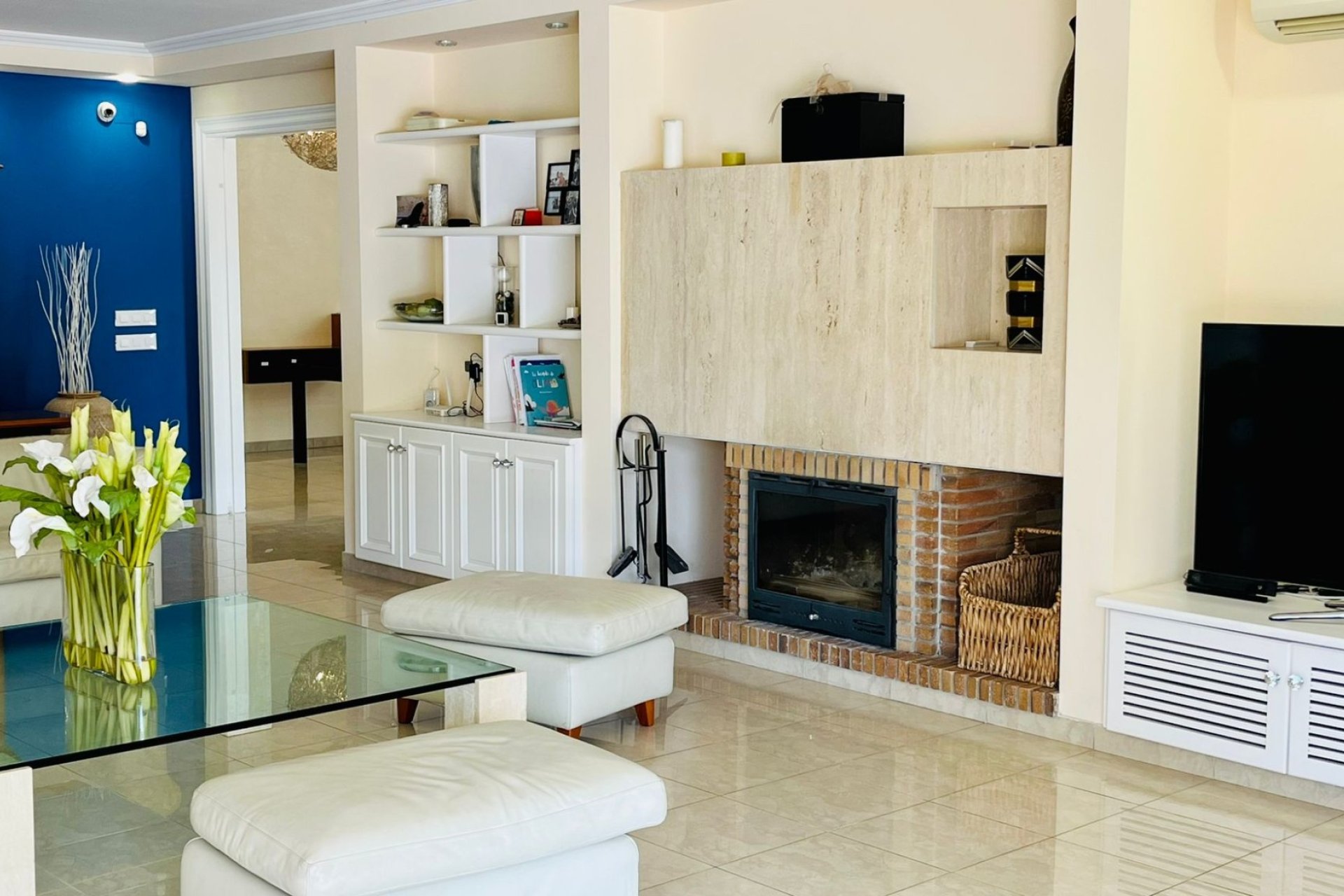 Resale - Villa -
Benidorm