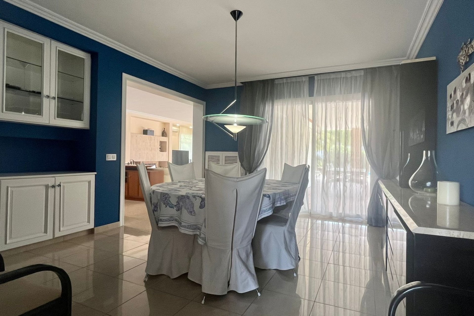 Resale - Villa -
Benidorm