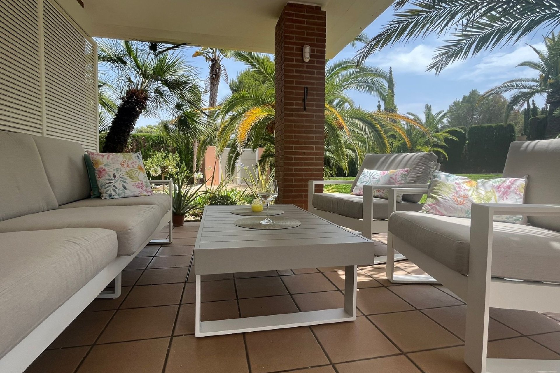 Resale - Villa -
Benidorm