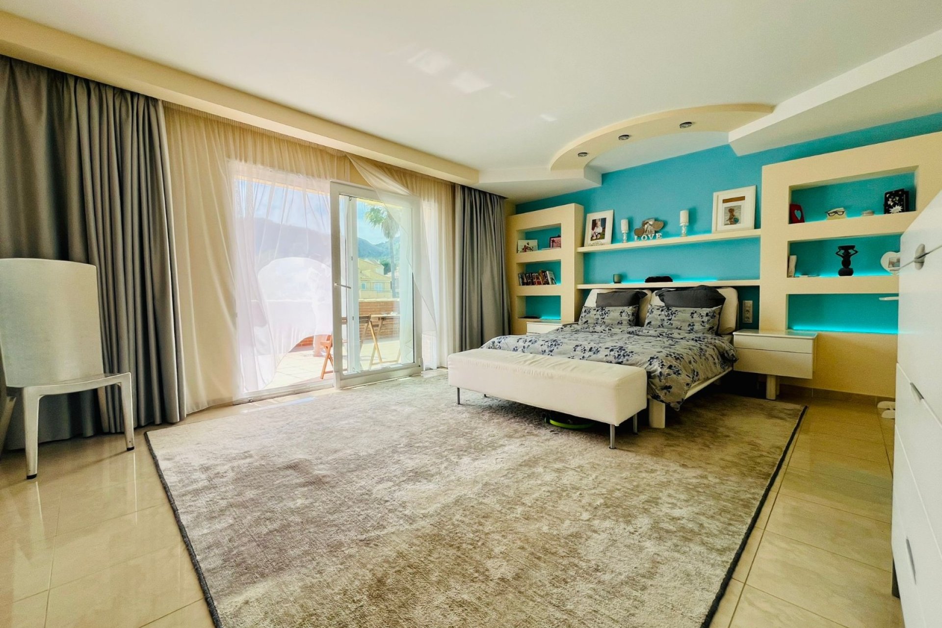 Resale - Villa -
Benidorm