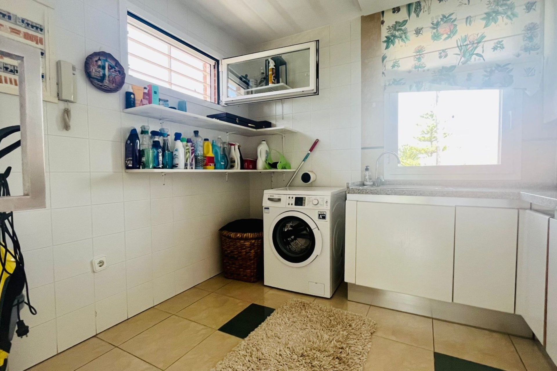 Resale - Villa -
Benidorm