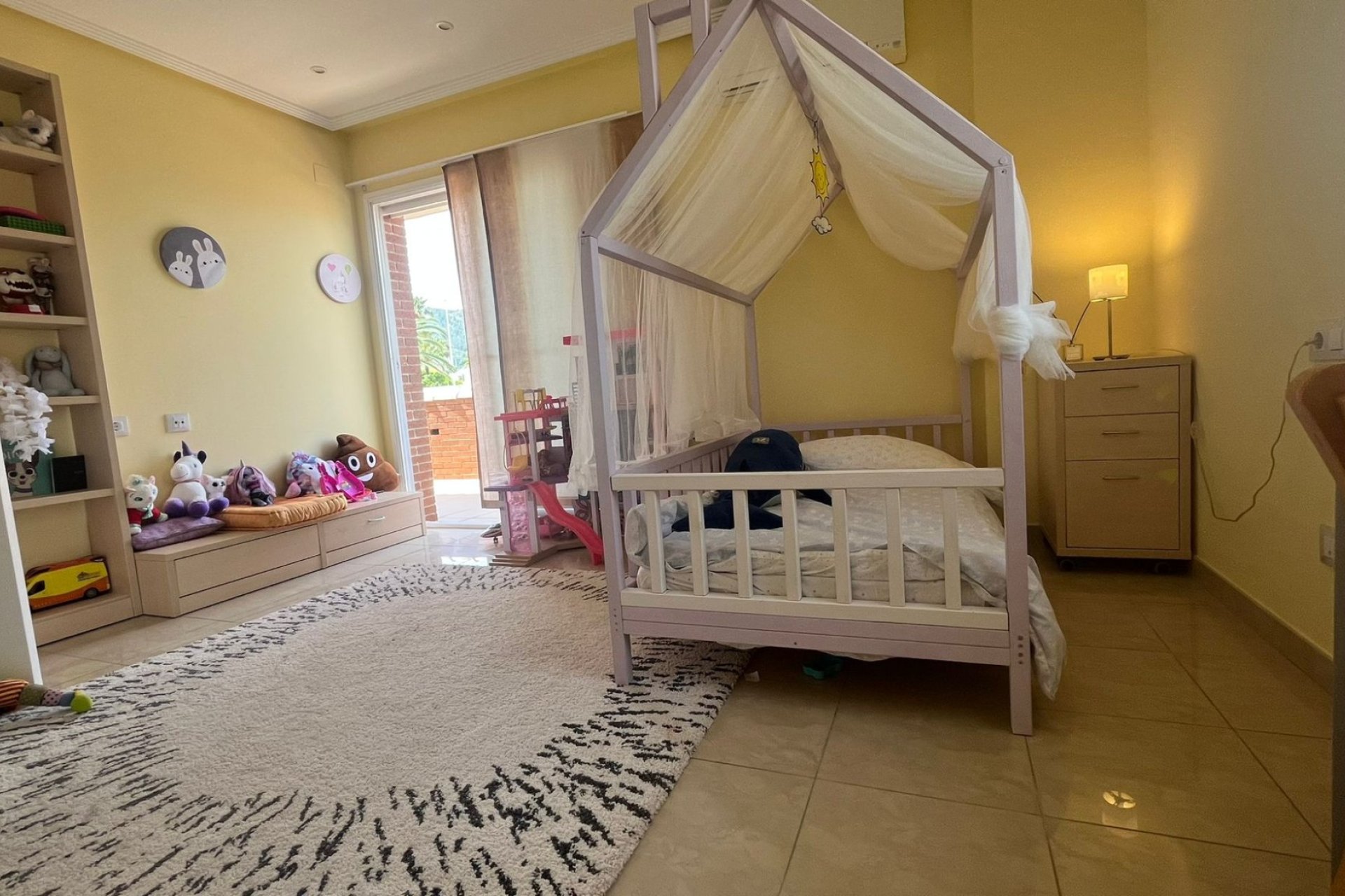 Resale - Villa -
Benidorm