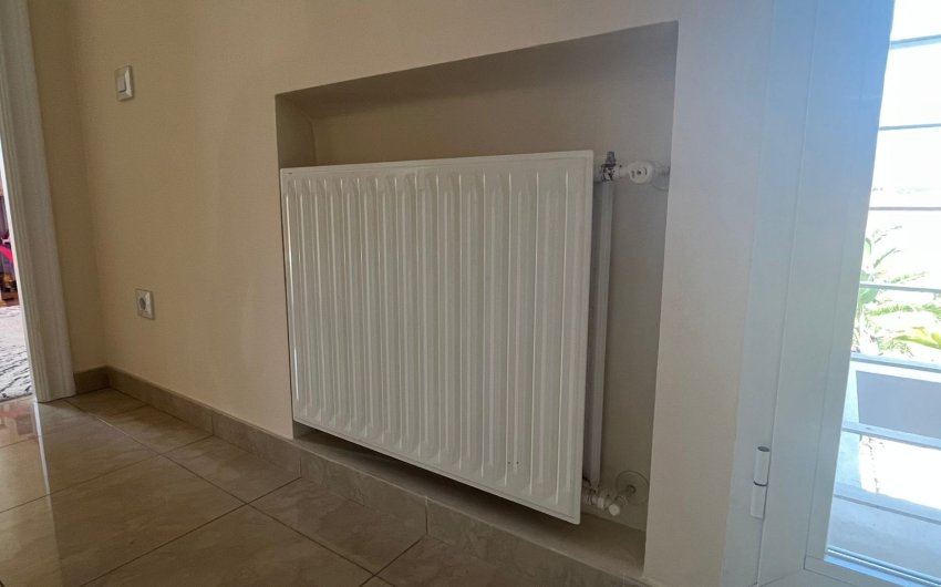 Resale - Villa -
Benidorm